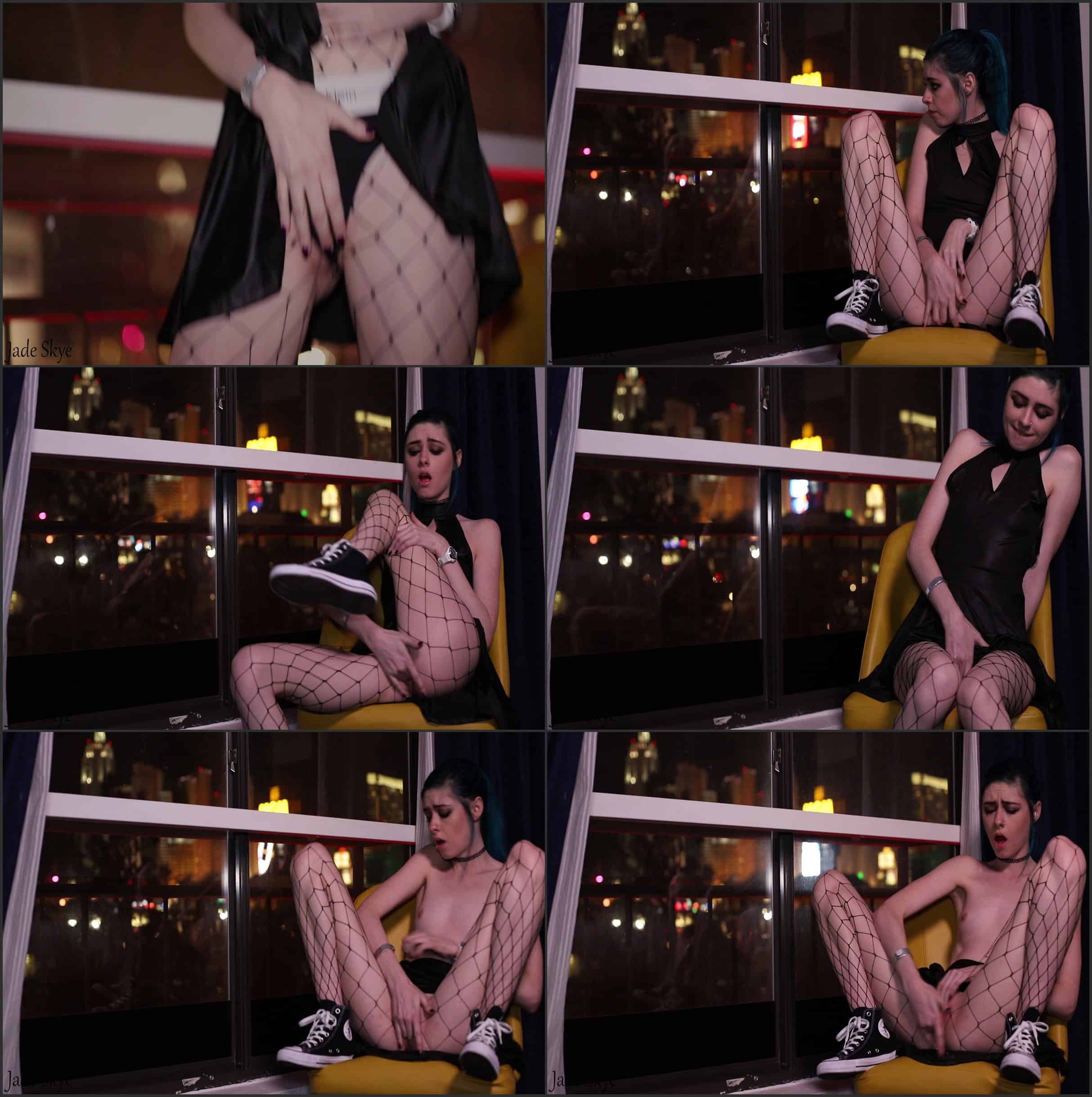 ManyVids JadeSkye Public window finger fuck